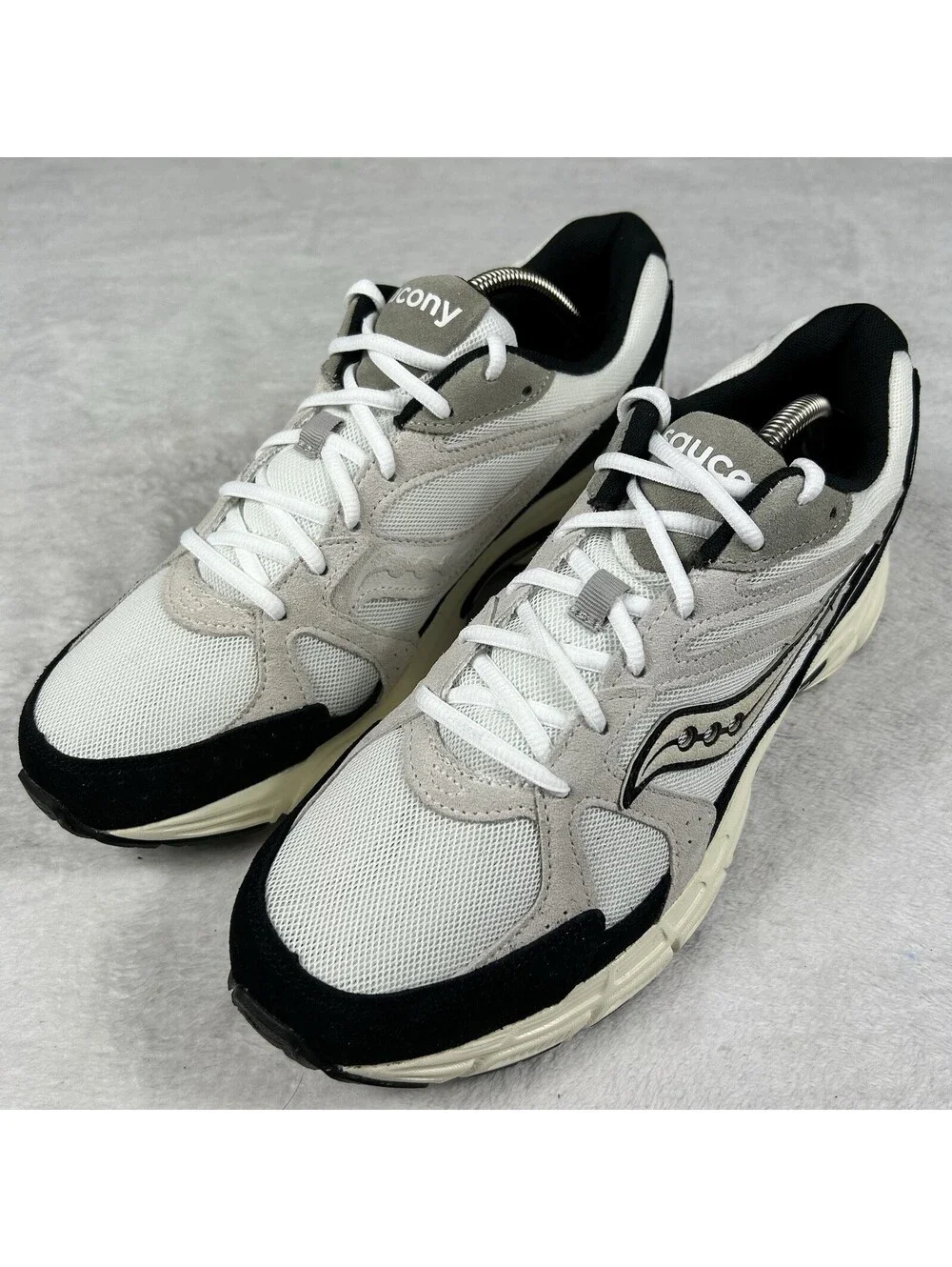 Saucony Ride Millennium Men’s Running Shoes Size 10 White Black Suede Sneakers